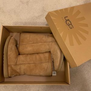 Women's Classic Tall UGGs Size 6